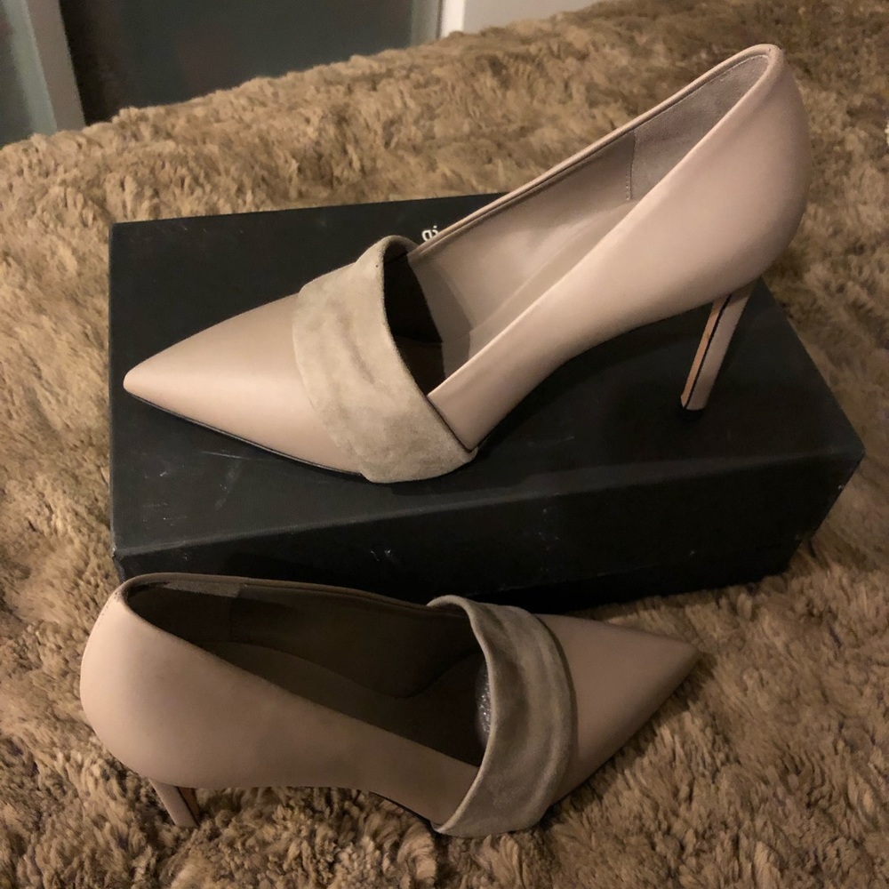 NWT Vince Leather and Suede Pumps Heels 7.5 Gray